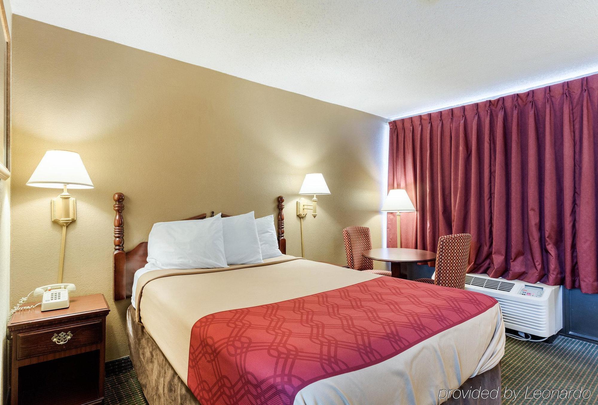Rodeway Inn West Memphis Buitenkant foto