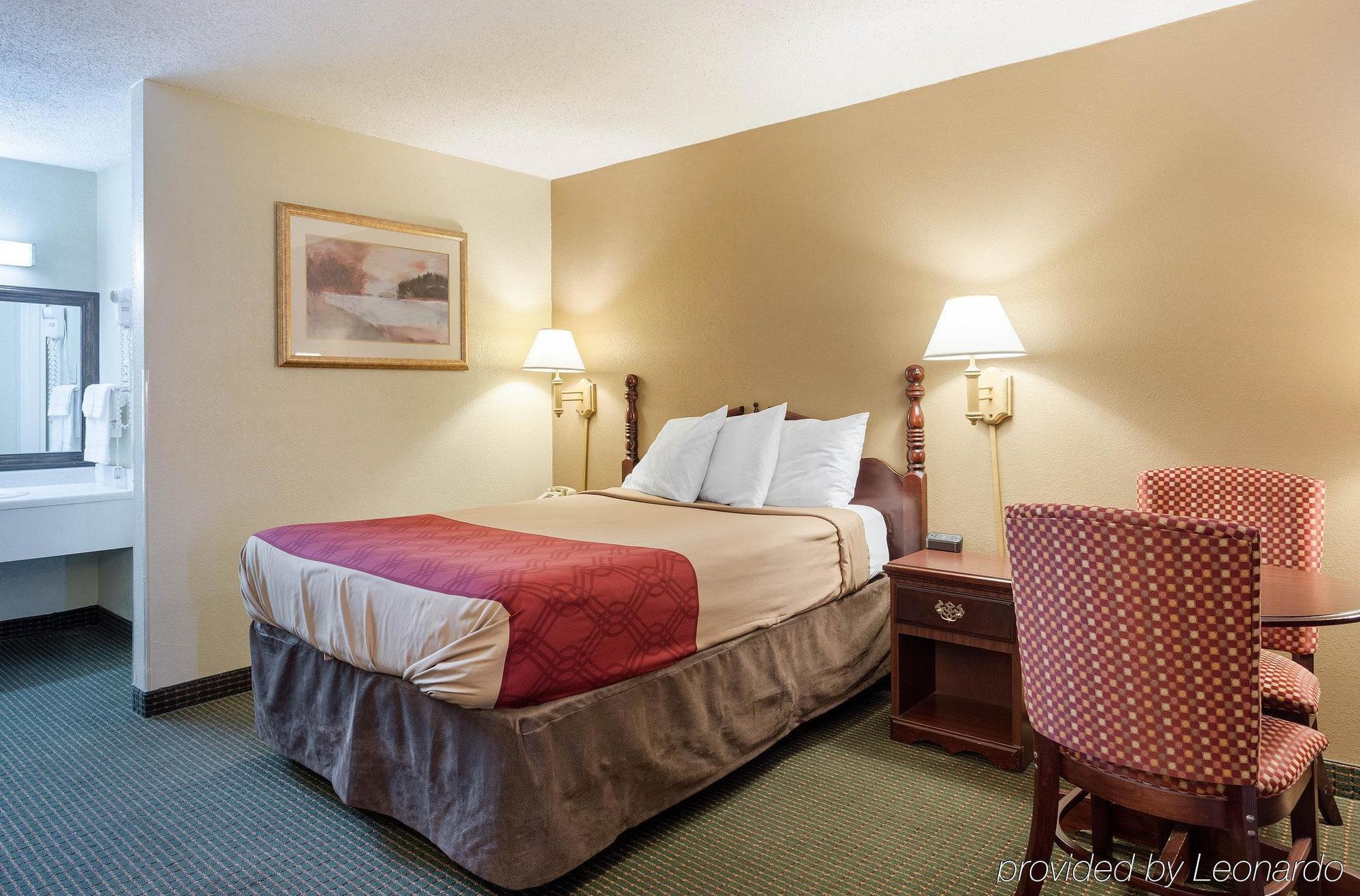 Rodeway Inn West Memphis Buitenkant foto