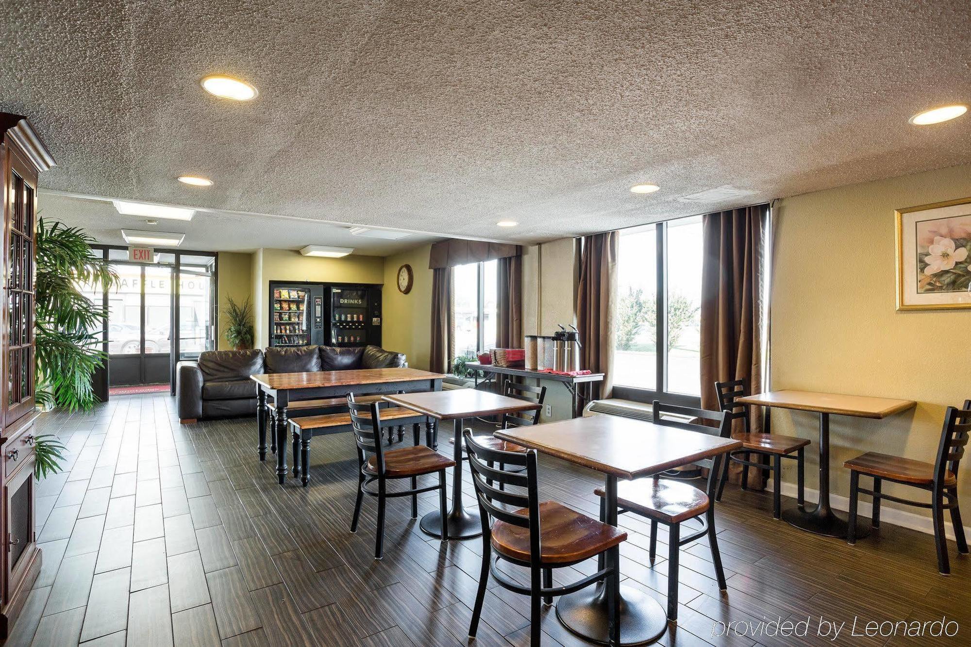 Rodeway Inn West Memphis Buitenkant foto