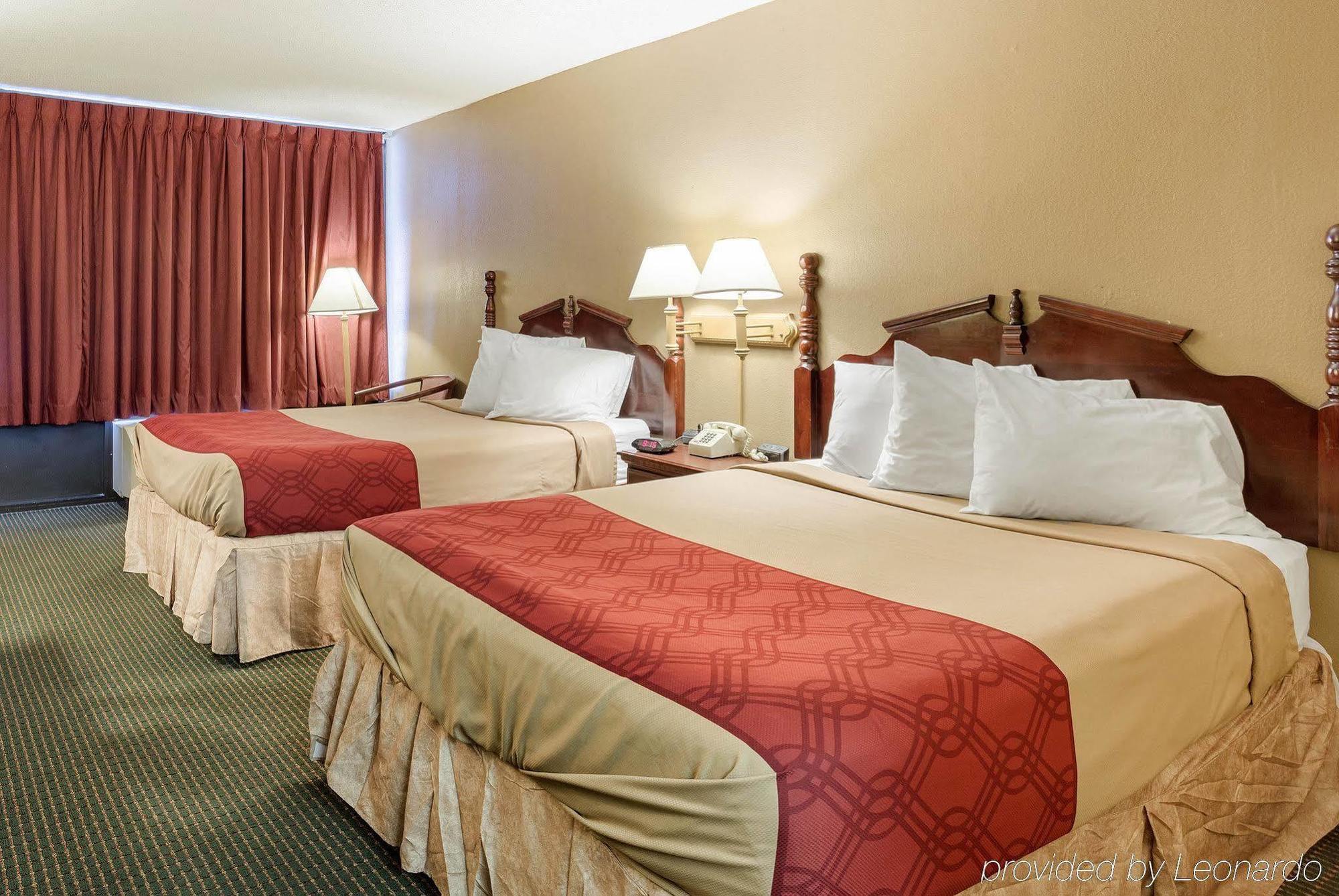 Rodeway Inn West Memphis Buitenkant foto