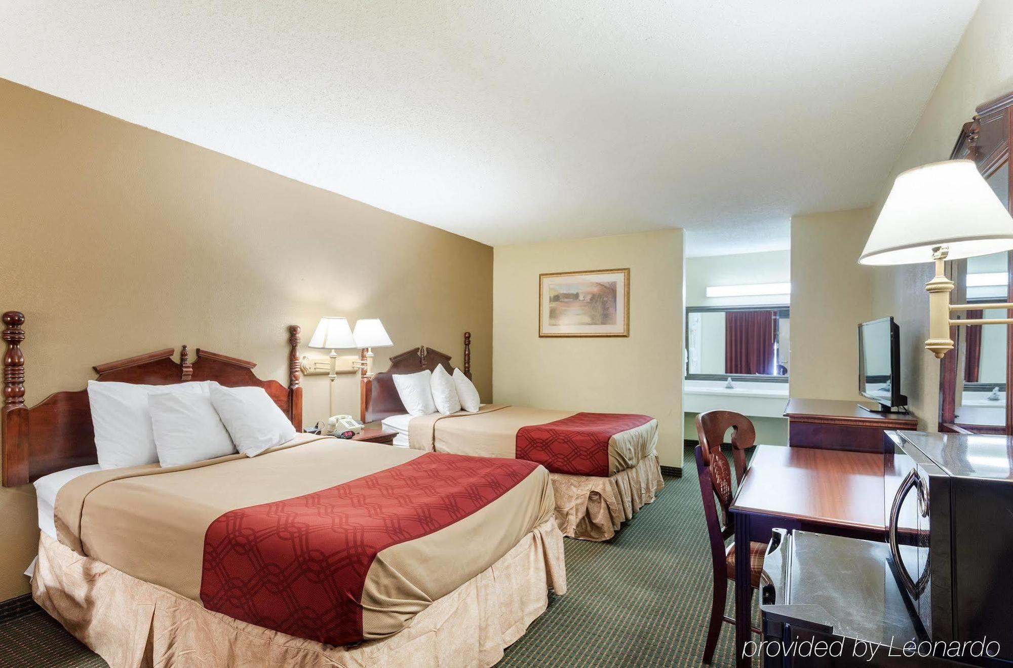 Rodeway Inn West Memphis Buitenkant foto