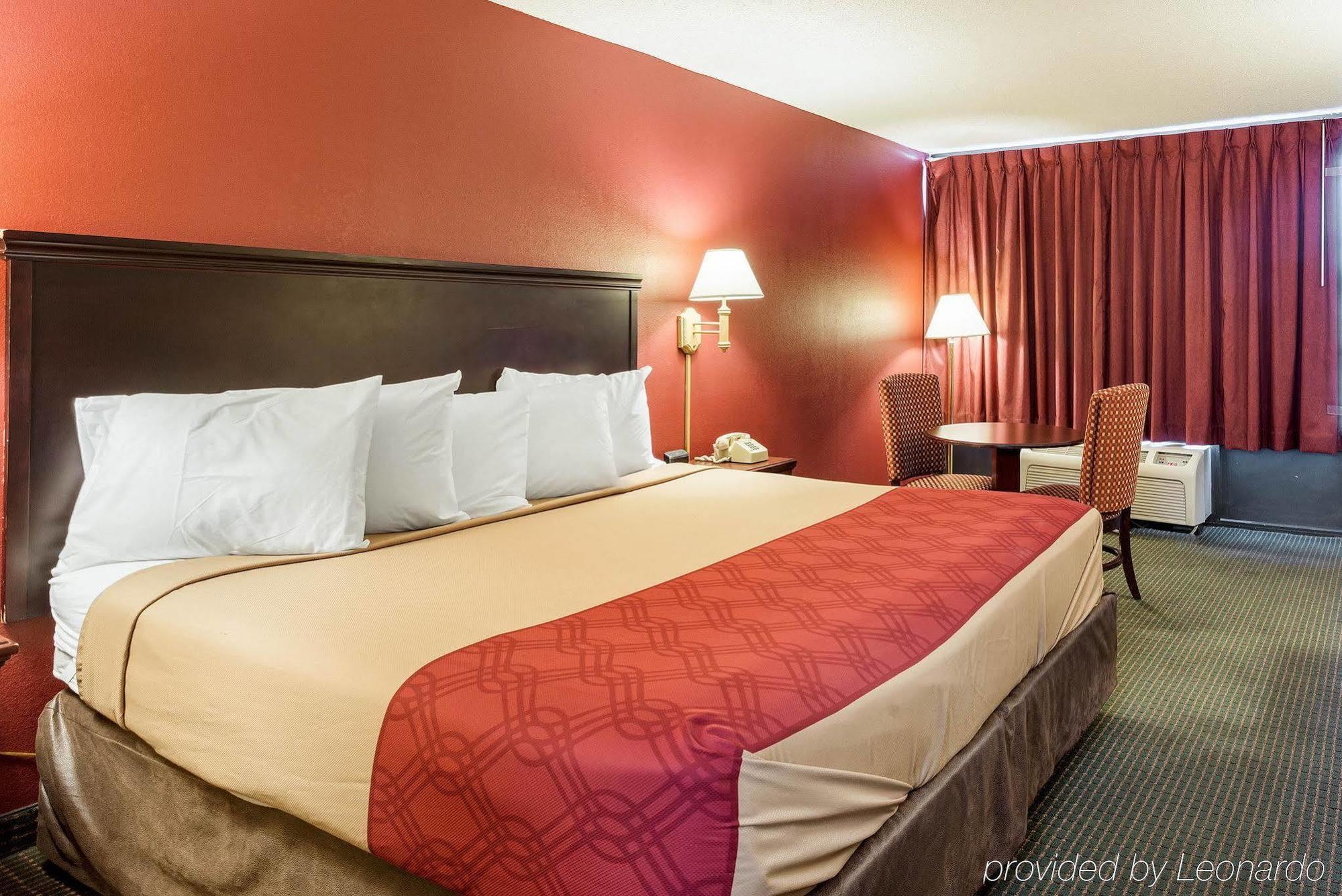 Rodeway Inn West Memphis Buitenkant foto