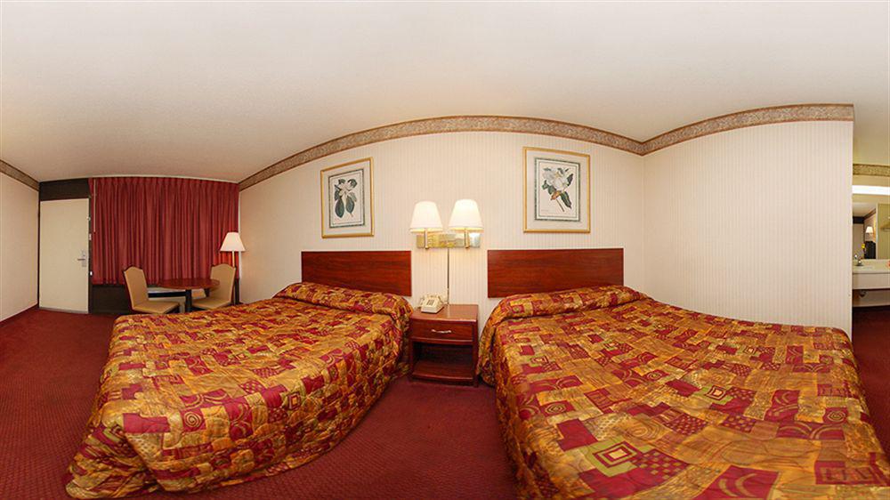 Rodeway Inn West Memphis Buitenkant foto
